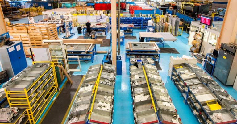 8 types of lifting equipment to make material handling easier