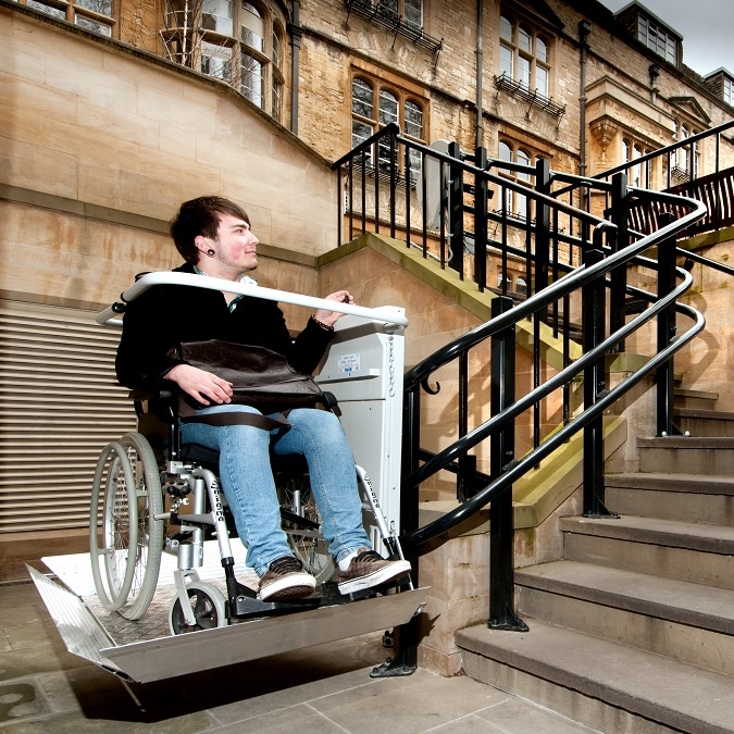 Outdoor wheelchair platform stairlift
